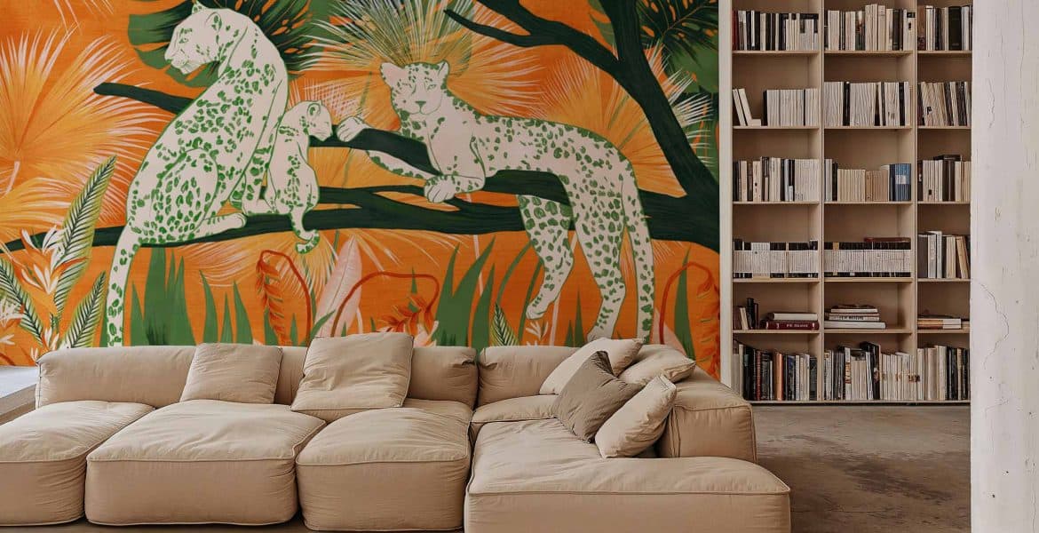 Papier peint mural Janeiro Rosa de Tres Tintas Bossa Nova, paysage tropical stylisé en rose/lilas inspiré de la skyline de Rio de Janeiro pour décoration intérieure, dans un salon