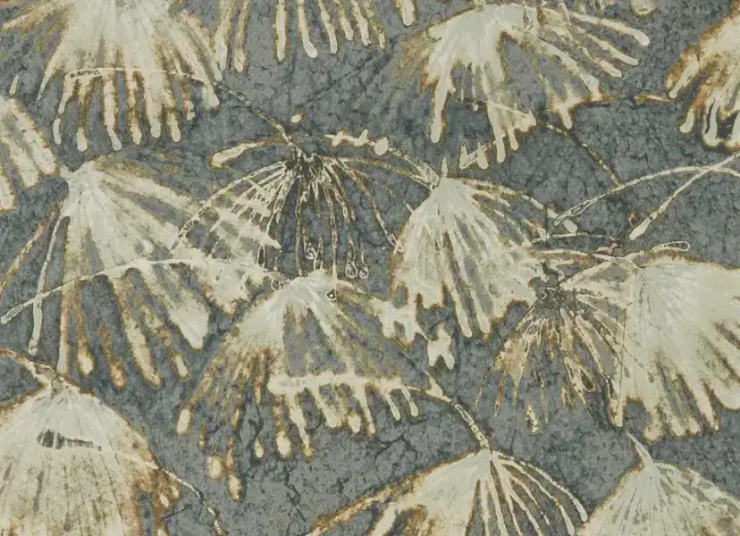 Papier peint Iliad Blue Stone de Zoffany, design moderne évoquant la pierre bleue pour un intérieur.