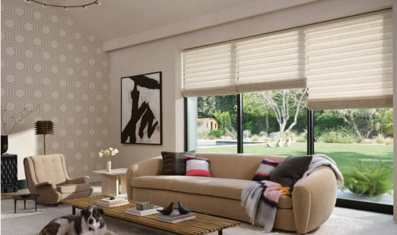 living_room_with_wallpaper-1